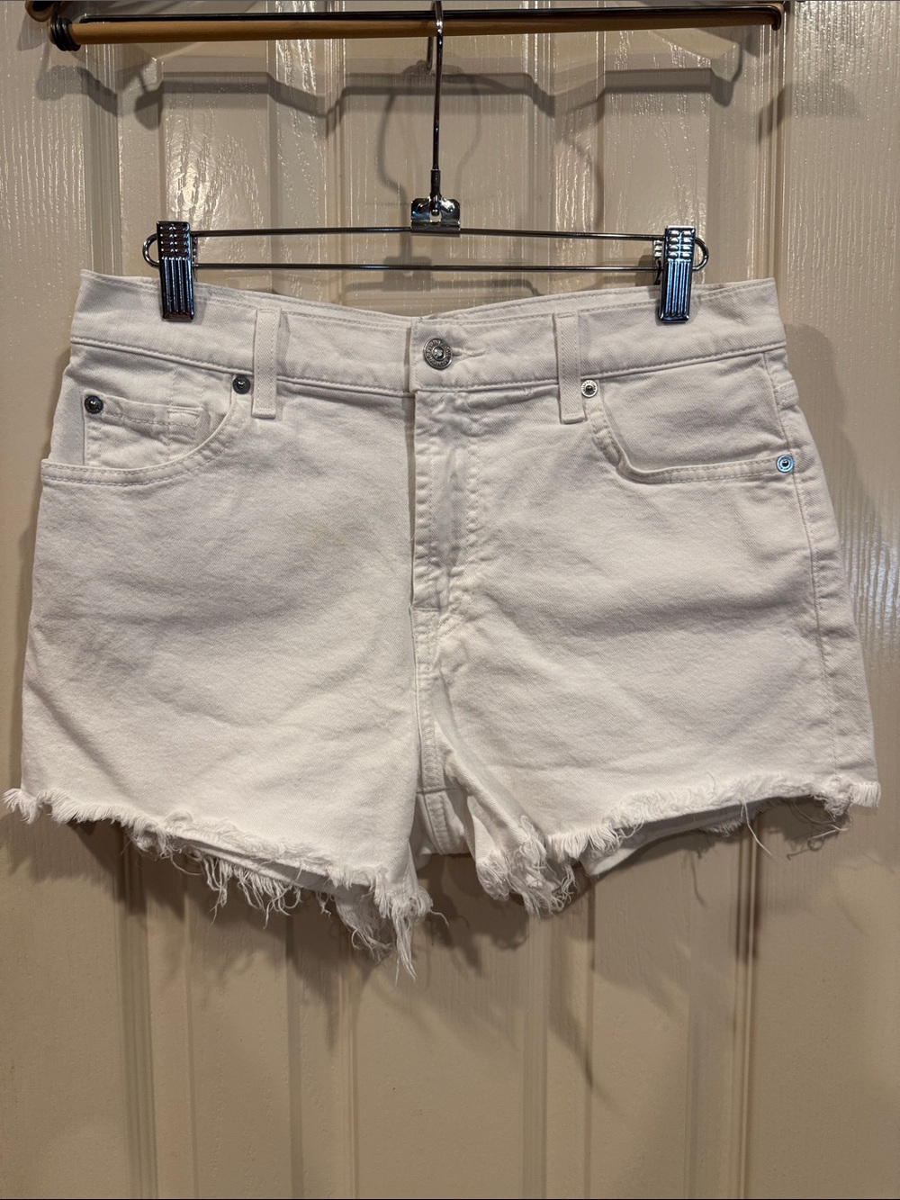 7 For All Mankind White Denim Shorts. Sz 28